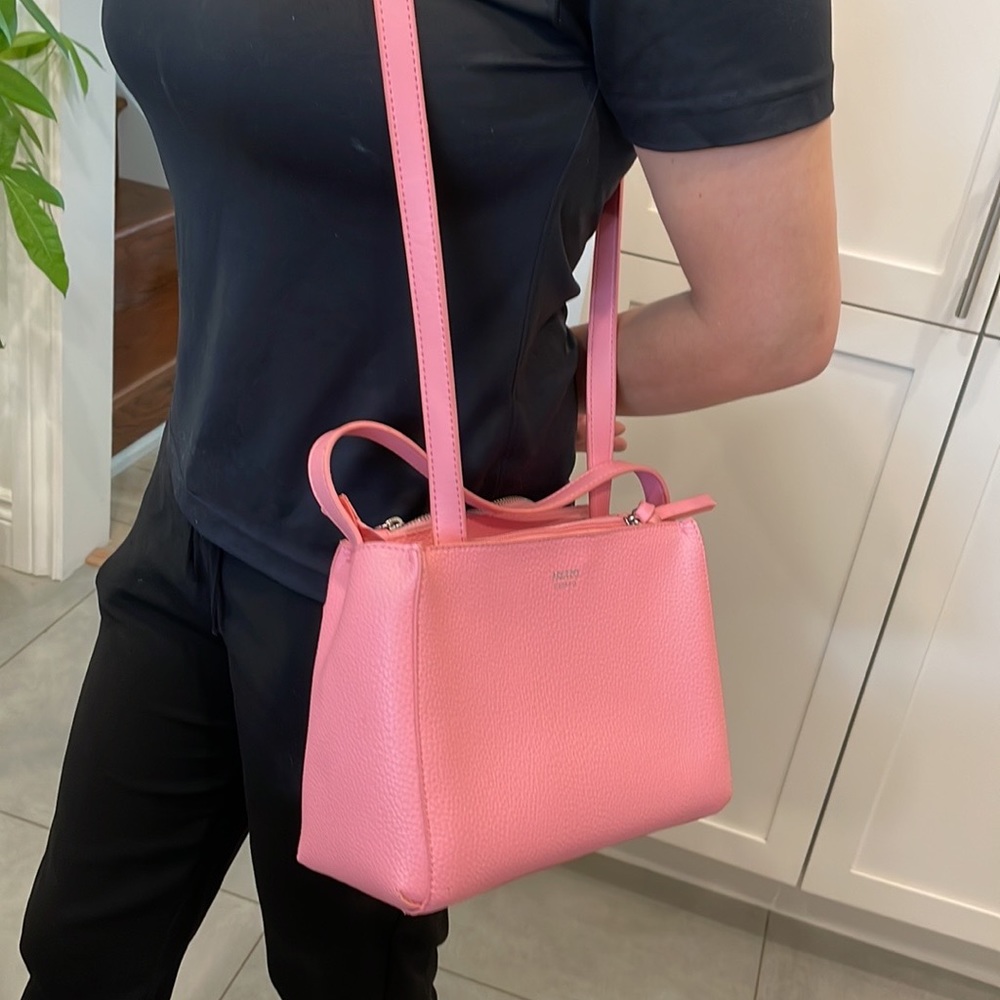 Brand new Arezzo Giorno crossbody light pink bag.